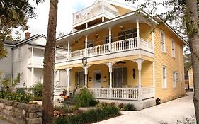 Historic Luxury Two Bedroom Apartment